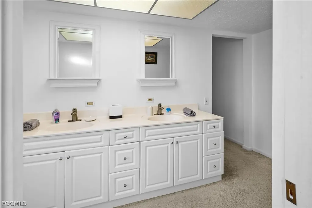 818 Monticello Court Cape Coral FL 33904