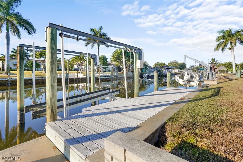 818 Monticello Court Cape Coral FL 33904