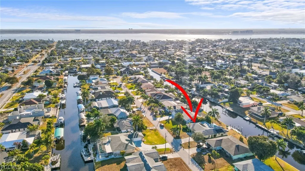 818 Monticello Court Cape Coral FL 33904