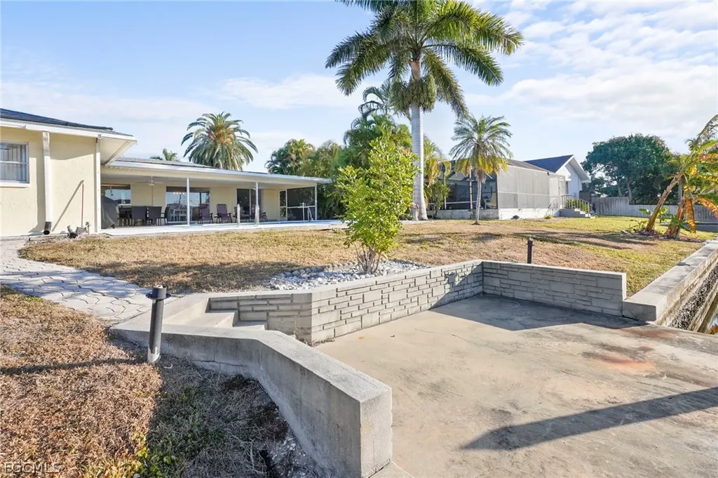 818 Monticello Court Cape Coral FL 33904