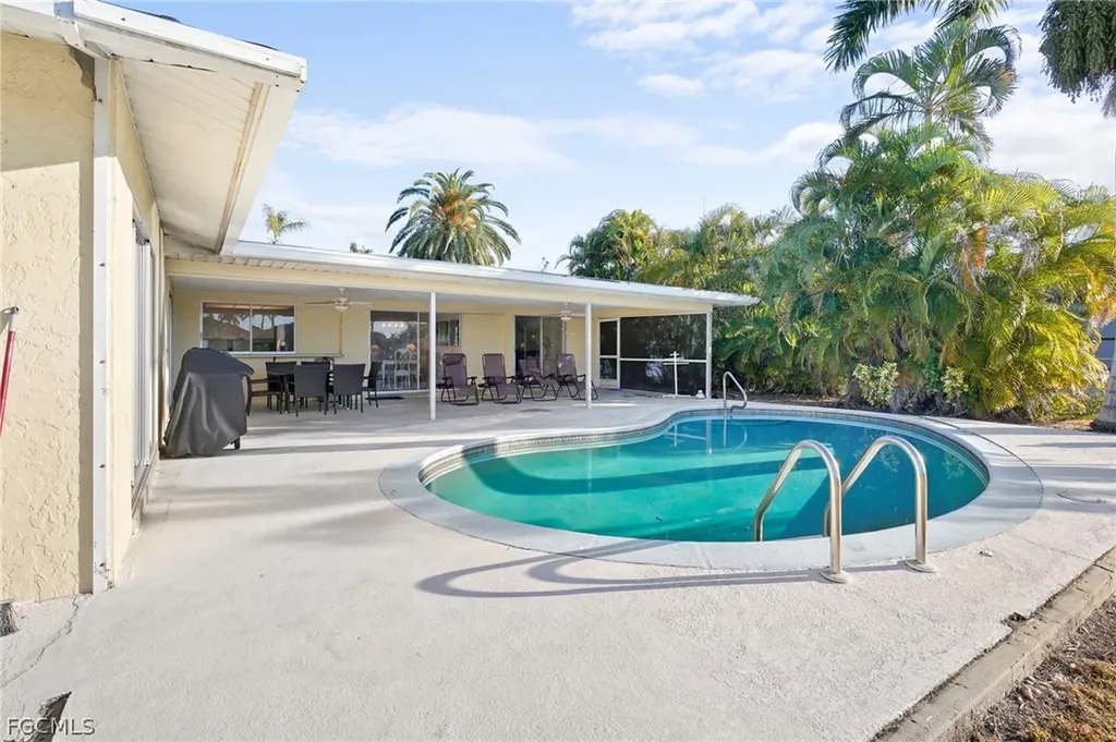 818 Monticello Court Cape Coral FL 33904