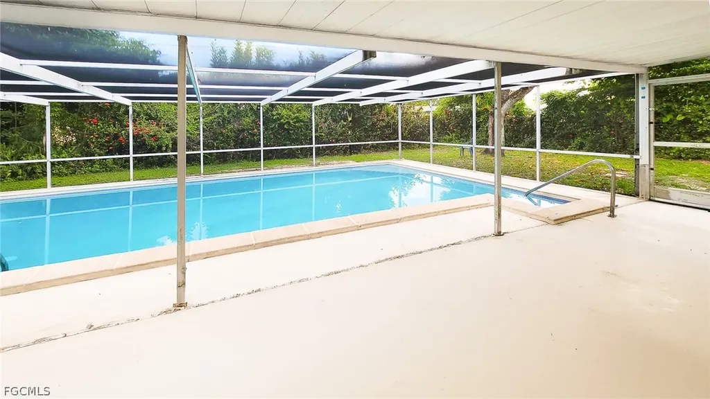 2431 Welch Street Fort Myers FL 33901