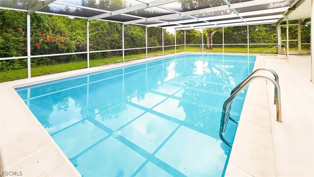 2431 Welch Street Fort Myers FL 33901