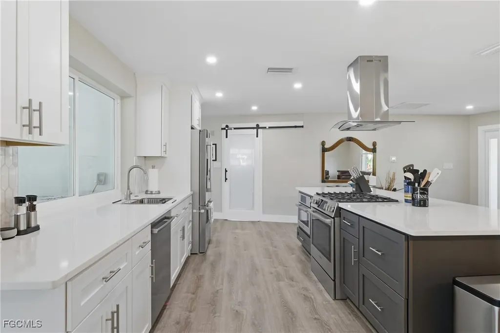 6807 Azalea Lane Fort Myers FL 33919