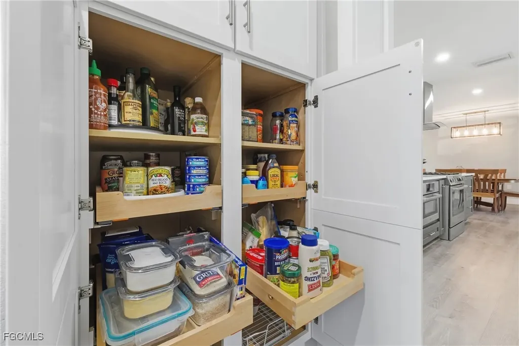 6807 Azalea Lane Fort Myers FL 33919