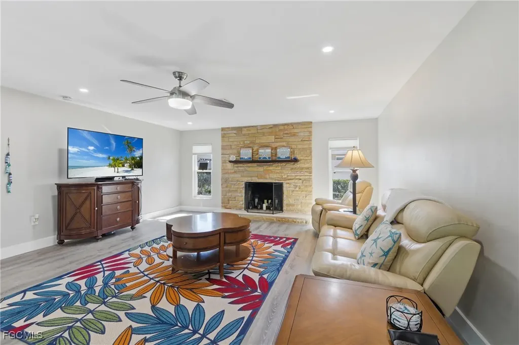 6807 Azalea Lane Fort Myers FL 33919