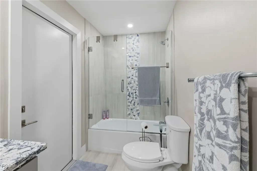 6807 Azalea Lane Fort Myers FL 33919