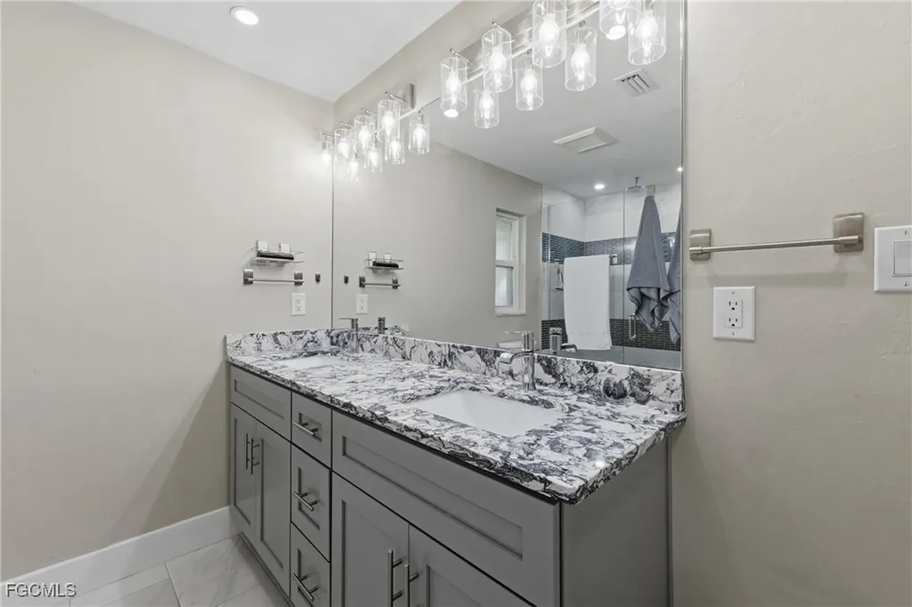6807 Azalea Lane Fort Myers FL 33919