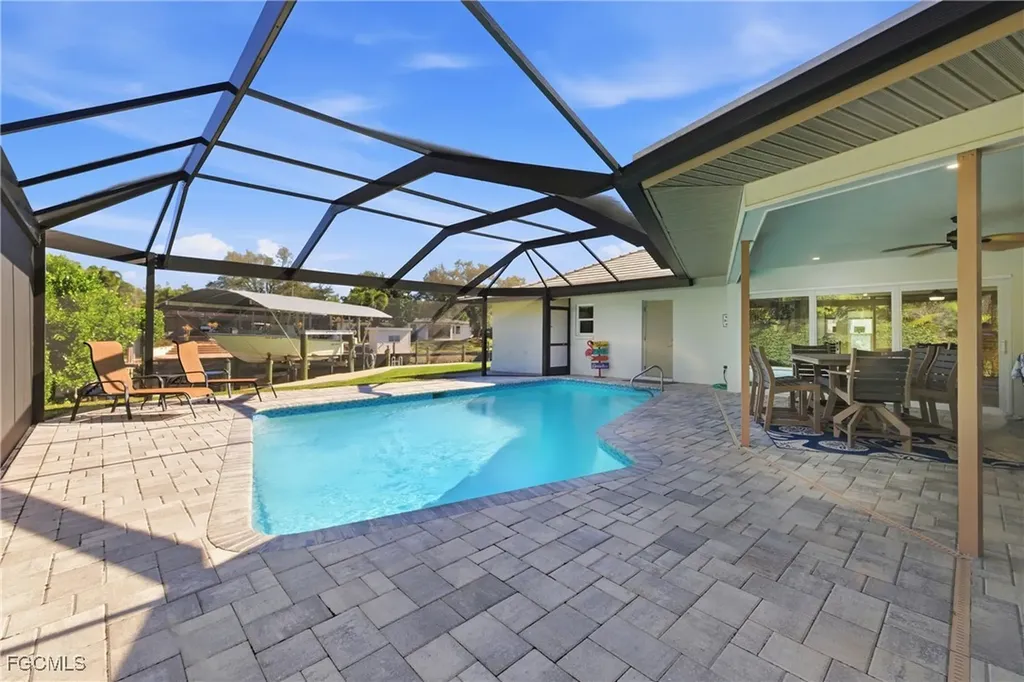 6807 Azalea Lane Fort Myers FL 33919
