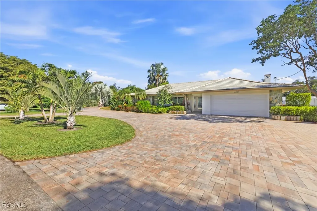 6807 Azalea Lane Fort Myers FL 33919
