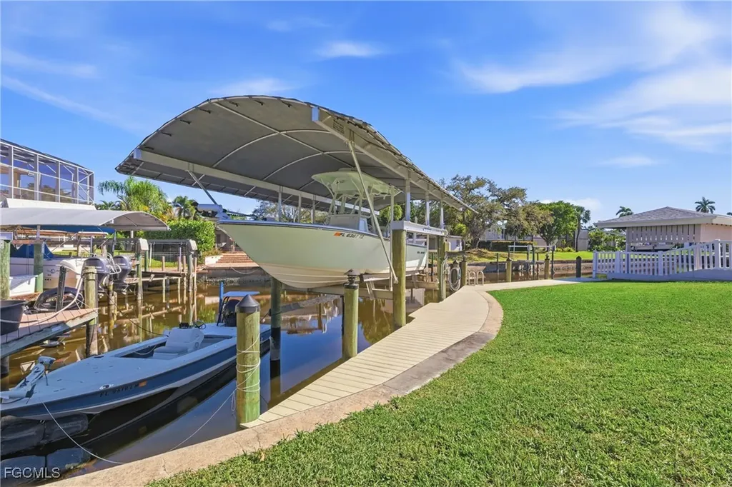6807 Azalea Lane Fort Myers FL 33919
