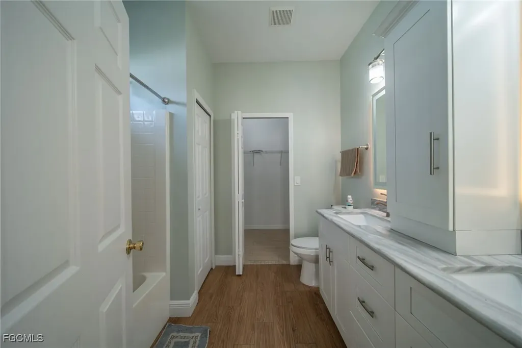2122 SW 29th Terrace Cape Coral FL 33914