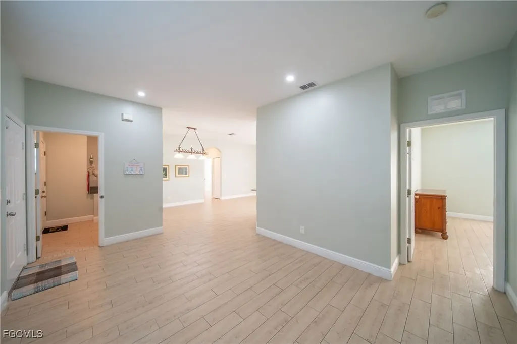 2122 SW 29th Terrace Cape Coral FL 33914