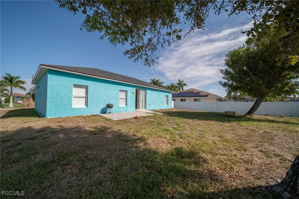 2122 SW 29th Terrace Cape Coral FL 33914