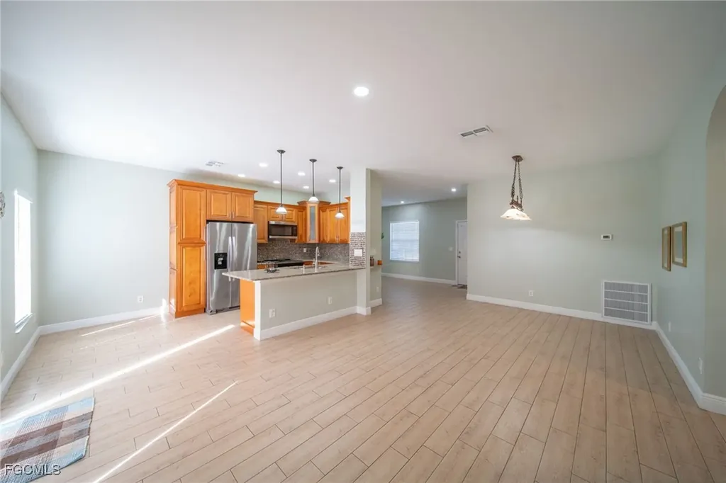 2122 SW 29th Terrace Cape Coral FL 33914