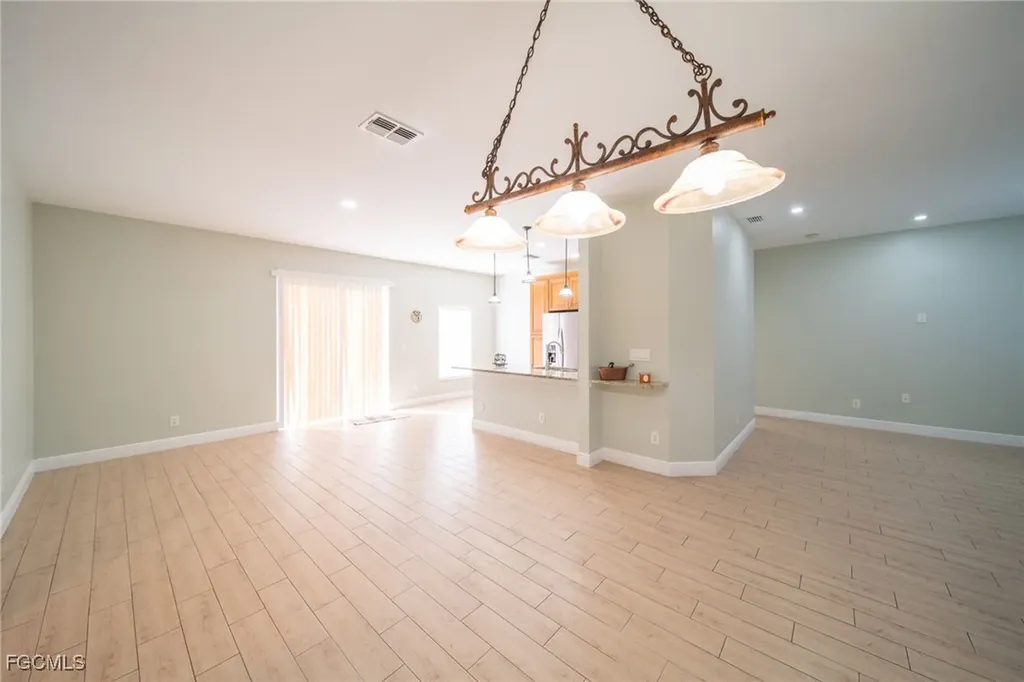 2122 SW 29th Terrace Cape Coral FL 33914