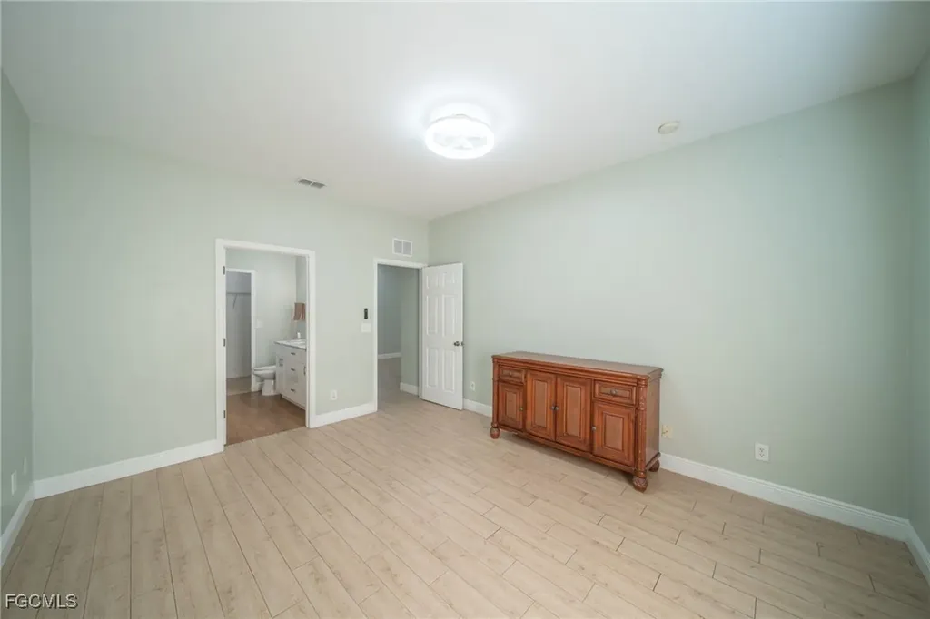 2122 SW 29th Terrace Cape Coral FL 33914