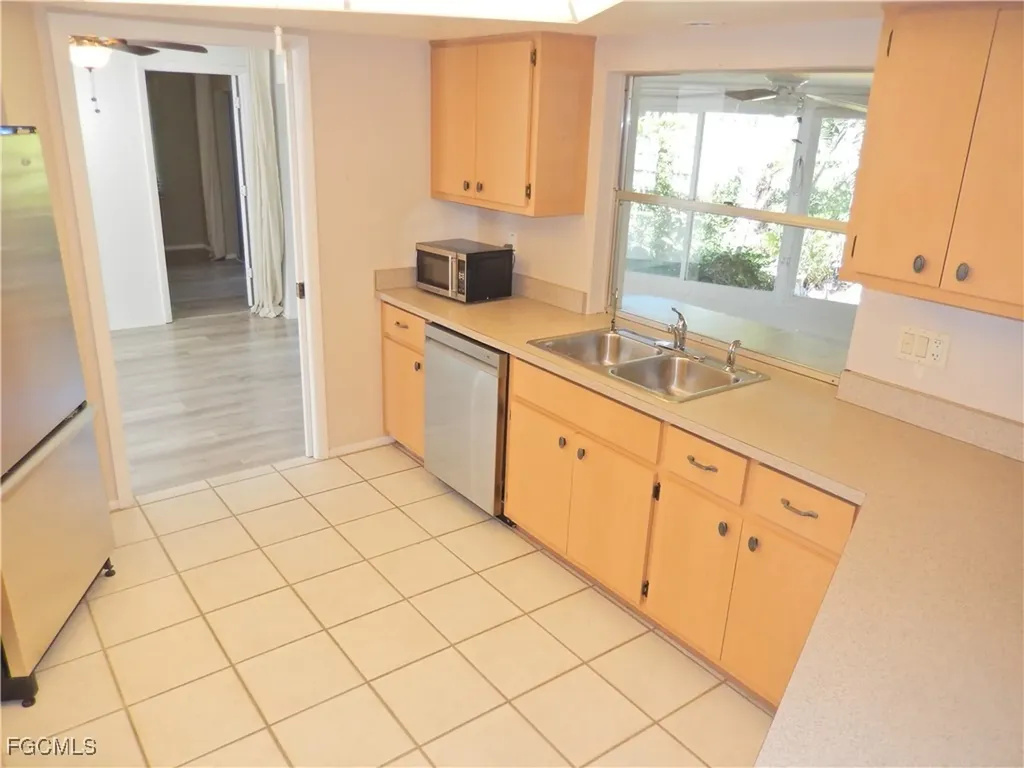 229 SE 46th Lane Cape Coral FL 33904