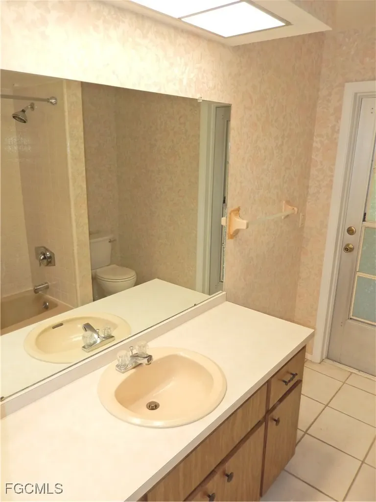 229 SE 46th Lane Cape Coral FL 33904