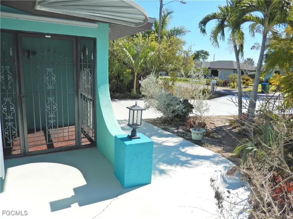 229 SE 46th Lane Cape Coral FL 33904