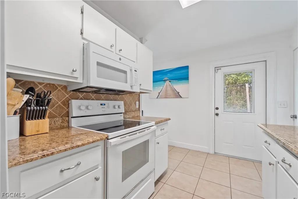 939 Bluebird Street Naples FL 34104