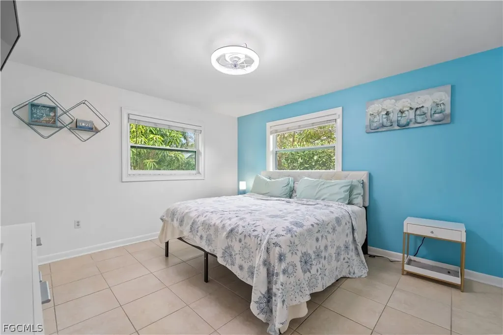 939 Bluebird Street Naples FL 34104