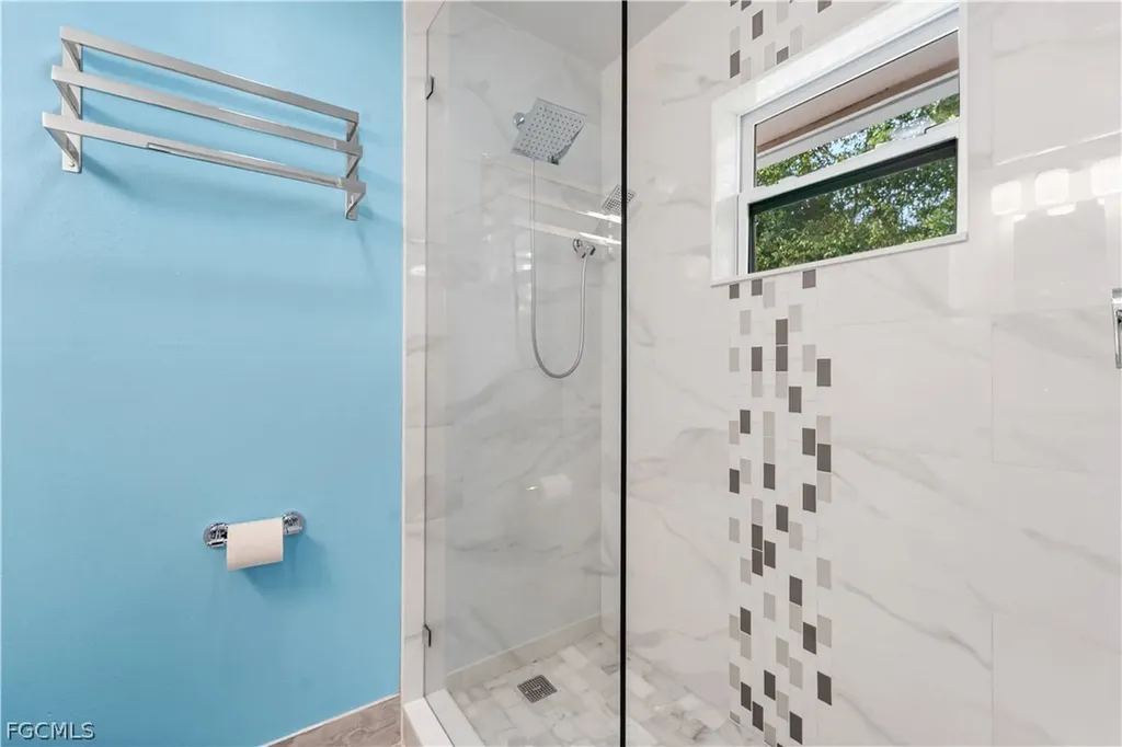 939 Bluebird Street Naples FL 34104