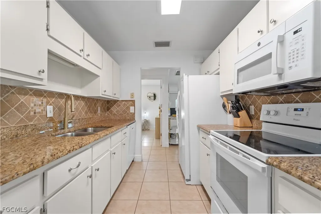 939 Bluebird Street Naples FL 34104