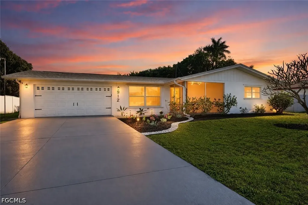 912 Entrada Drive S Fort Myers FL 33919