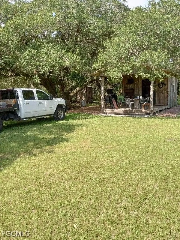 2687 Old Lakeport Road Moore Haven FL 33471