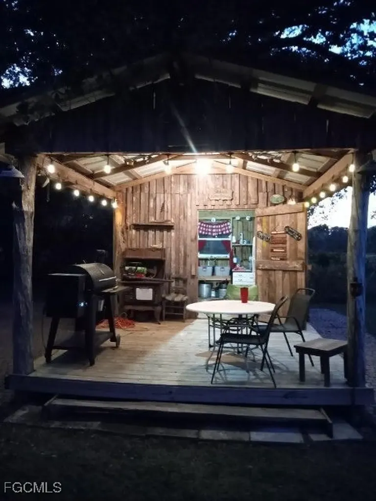 2687 Old Lakeport Road Moore Haven FL 33471