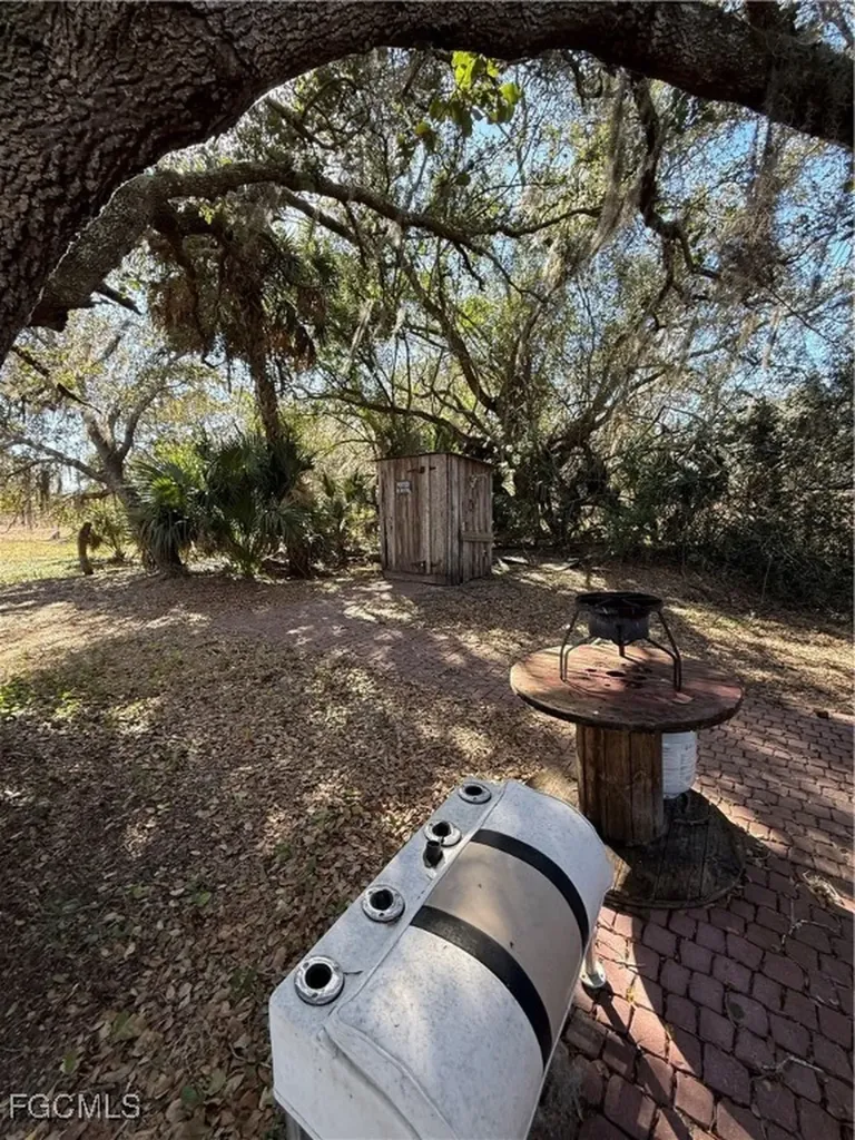 2687 Old Lakeport Road Moore Haven FL 33471
