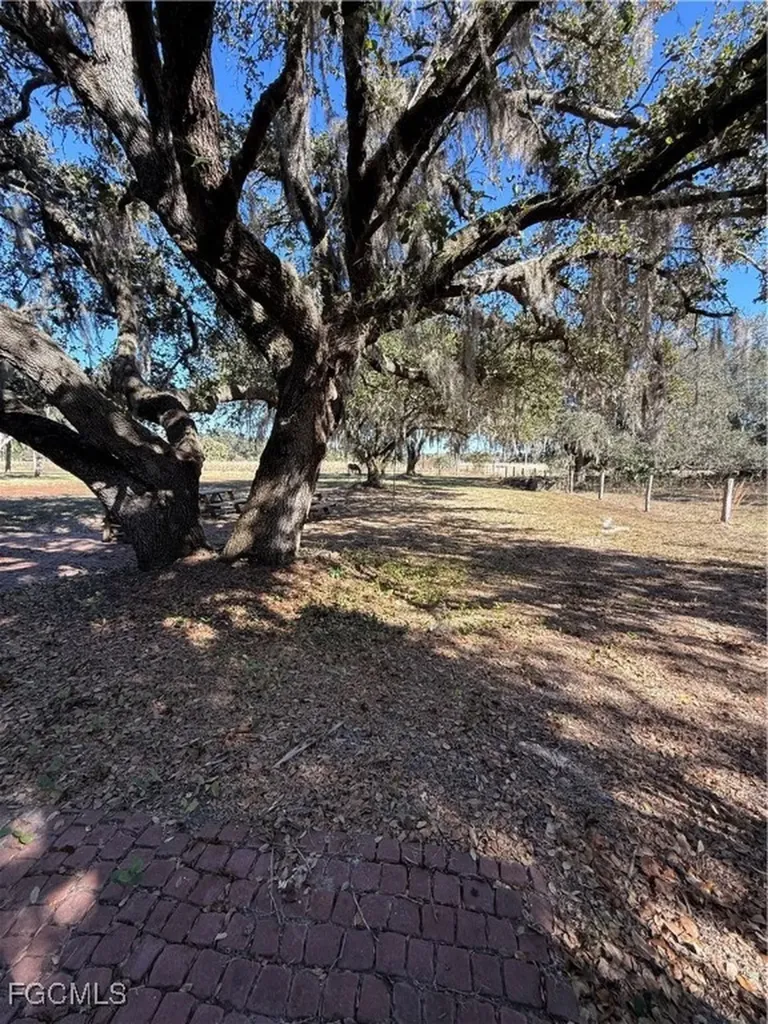 2687 Old Lakeport Road Moore Haven FL 33471