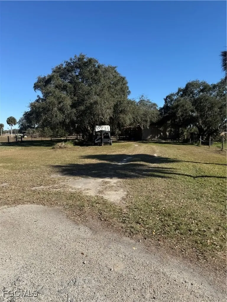 2687 Old Lakeport Road Moore Haven FL 33471