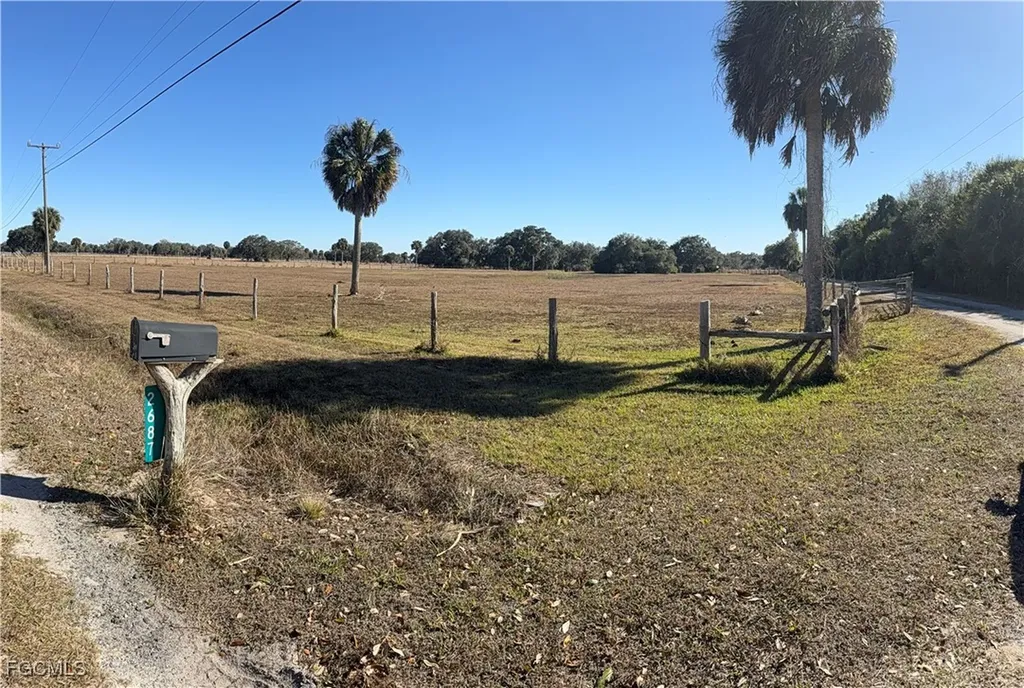 2687 Old Lakeport Road Moore Haven FL 33471