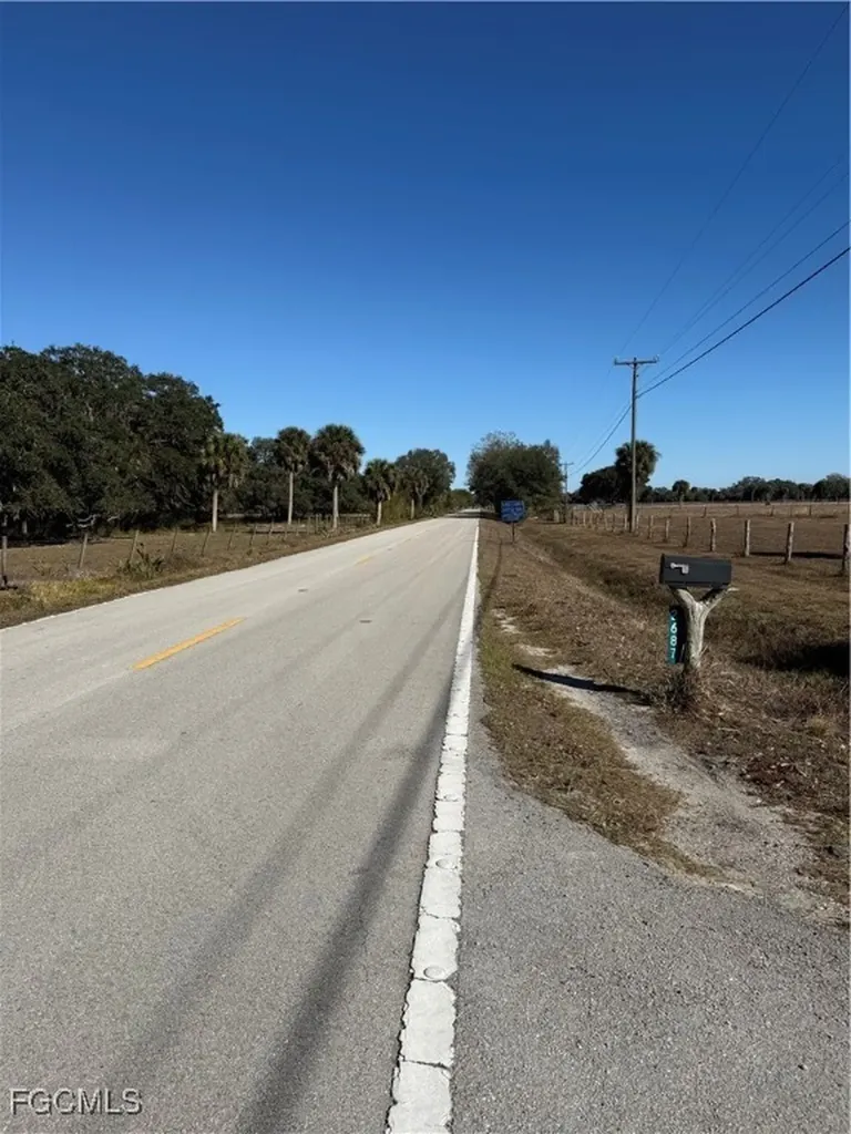 2687 Old Lakeport Road Moore Haven FL 33471
