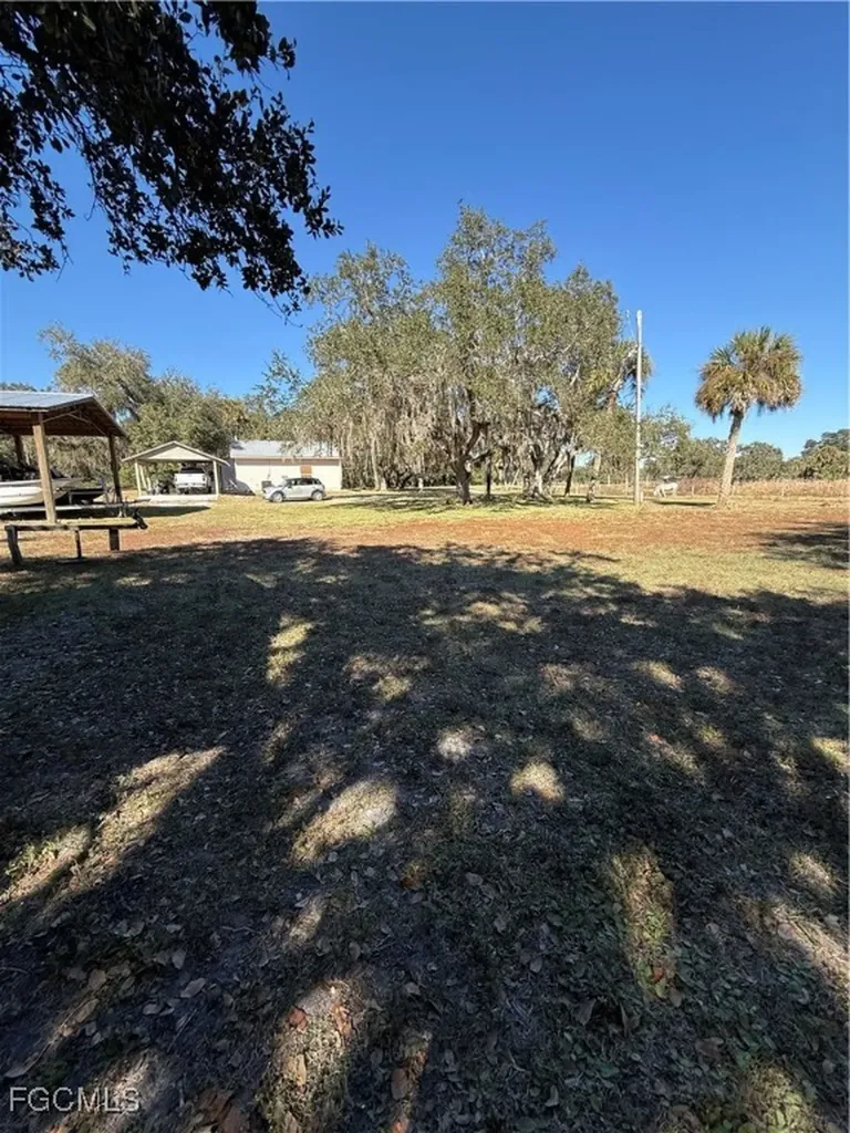 2687 Old Lakeport Road Moore Haven FL 33471