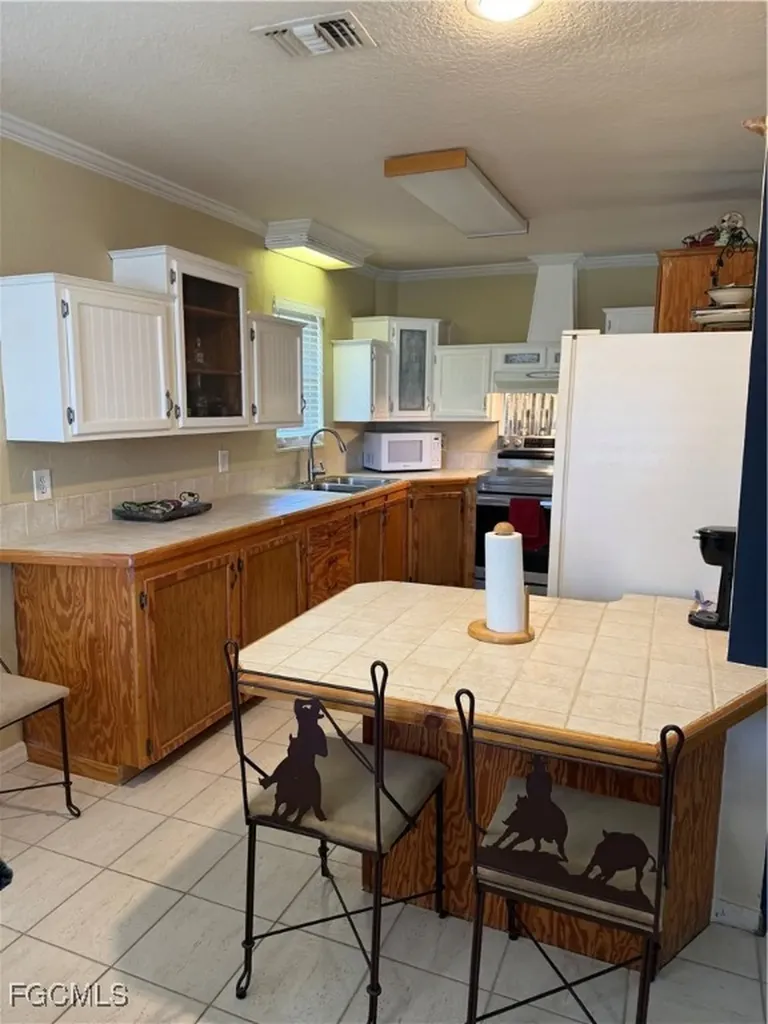 2687 Old Lakeport Road Moore Haven FL 33471