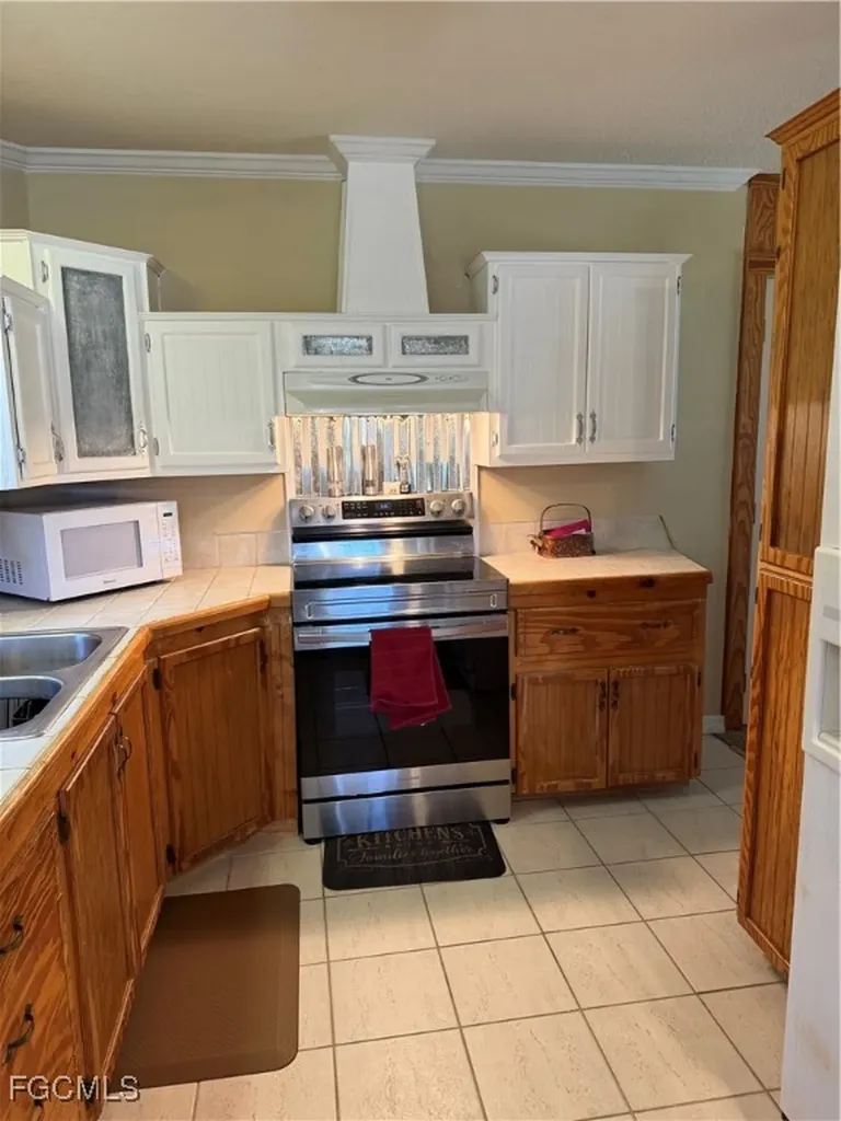 2687 Old Lakeport Road Moore Haven FL 33471