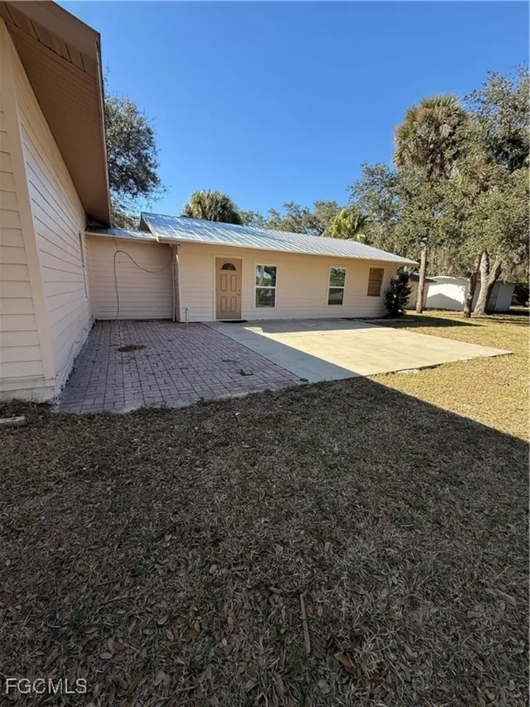 2687 Old Lakeport Road Moore Haven FL 33471
