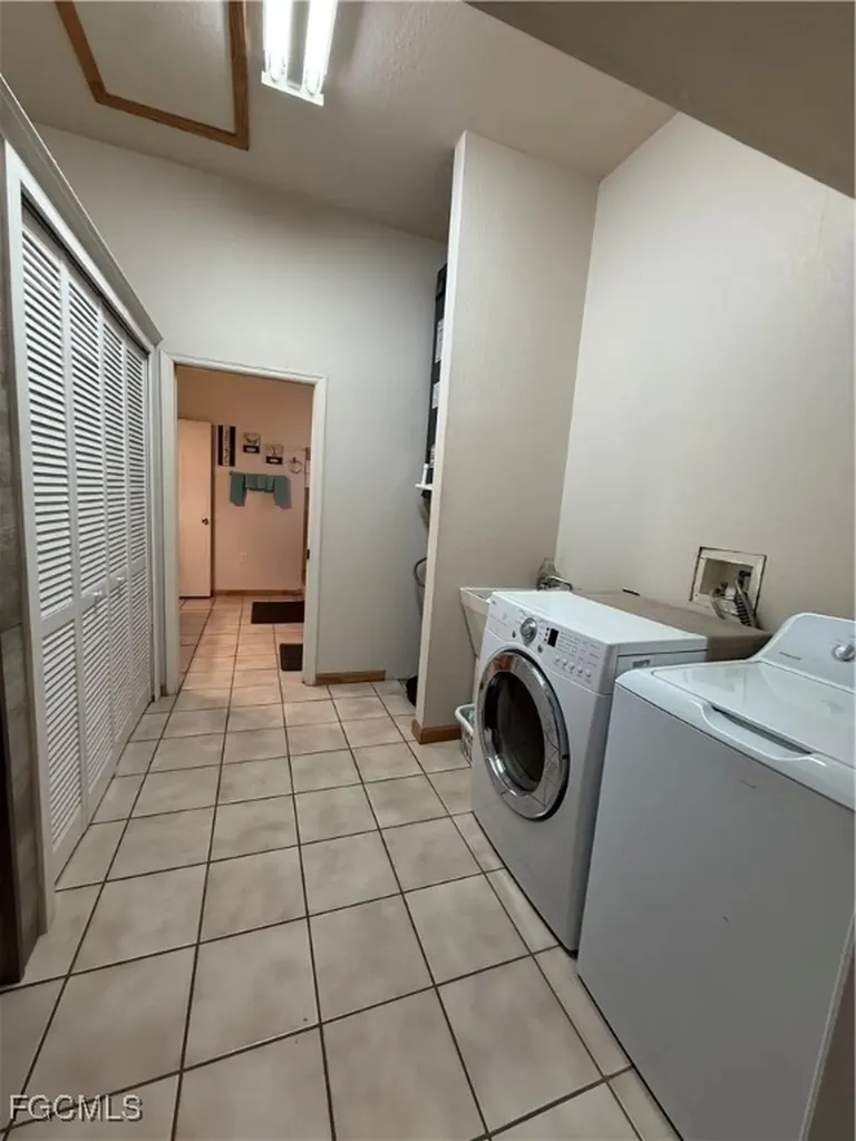 2687 Old Lakeport Road Moore Haven FL 33471