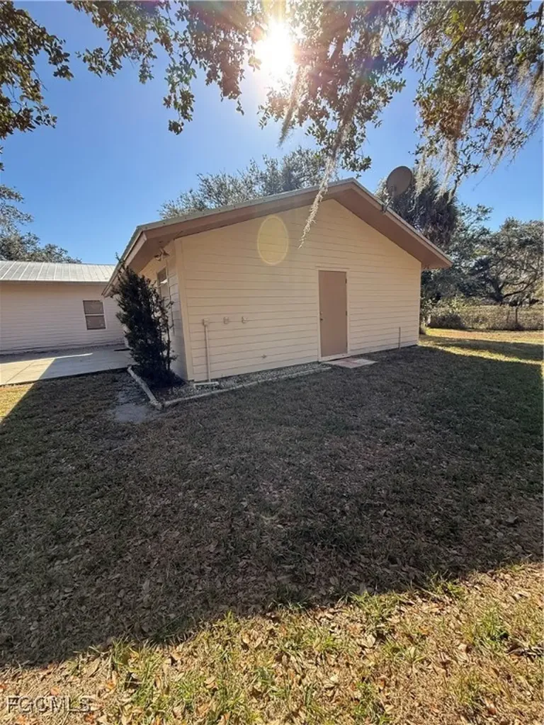 2687 Old Lakeport Road Moore Haven FL 33471