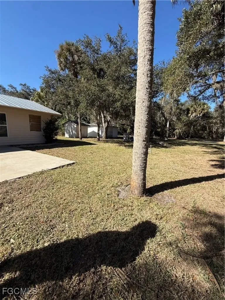 2687 Old Lakeport Road Moore Haven FL 33471