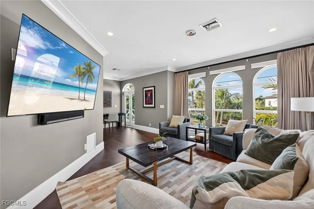 1552 San Carlos Bay Drive Sanibel FL 33957