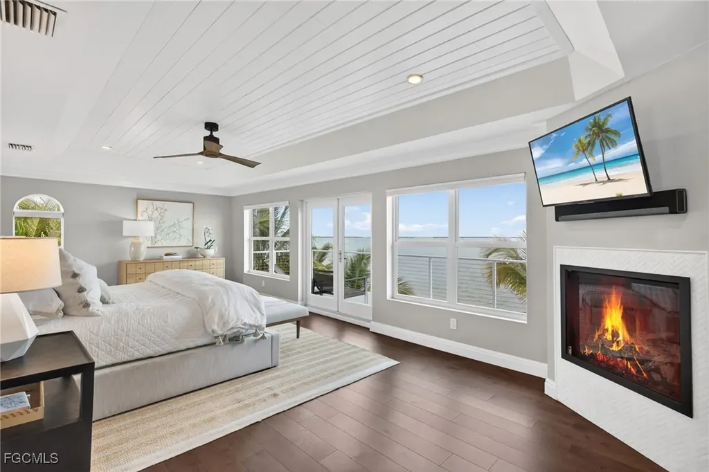 1552 San Carlos Bay Drive Sanibel FL 33957