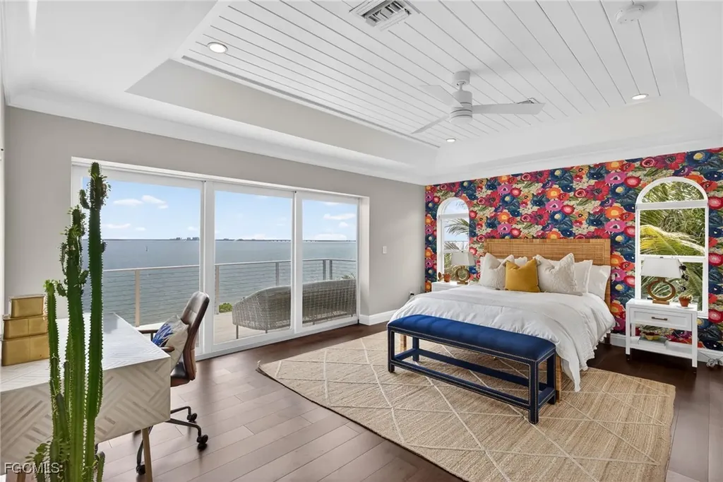 1552 San Carlos Bay Drive Sanibel FL 33957