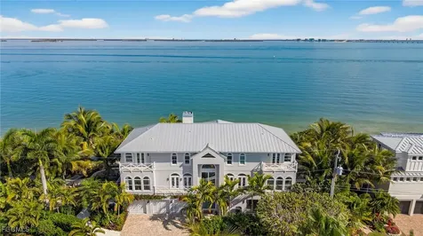 1552 San Carlos Bay Drive Sanibel FL 33957