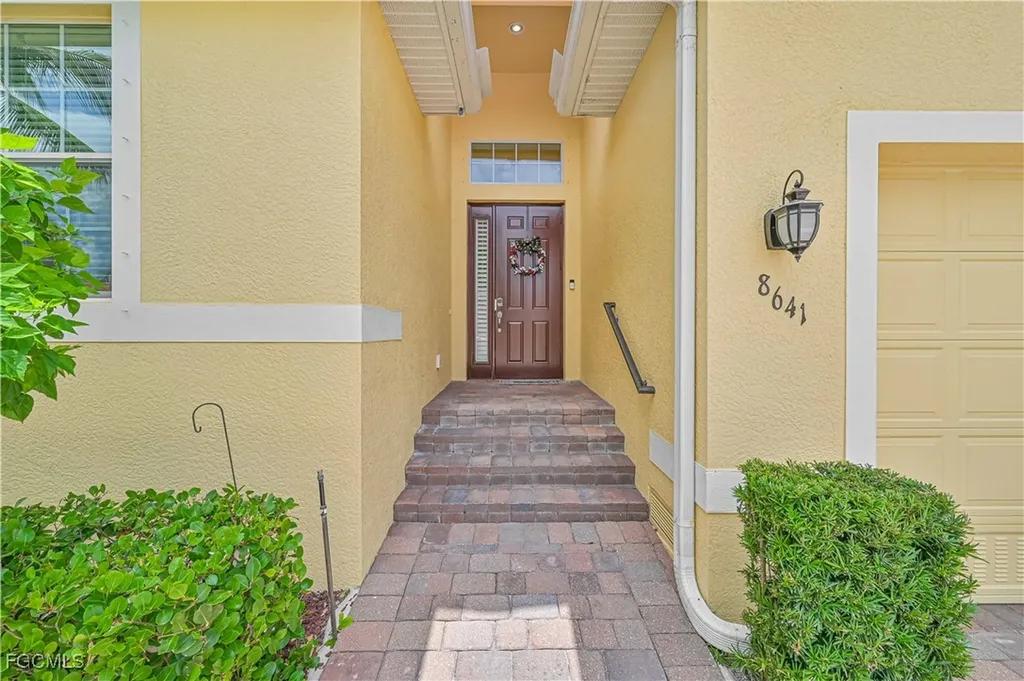 8641 Banyan Bay Boulevard Fort Myers FL 33908