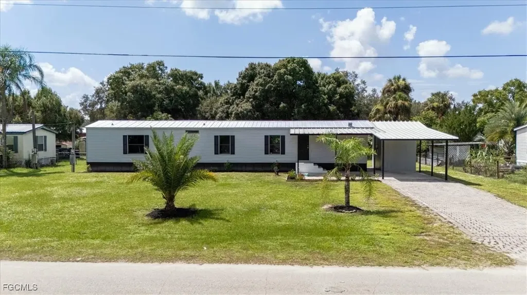 671 Bennett Avenue Labelle FL 33935
