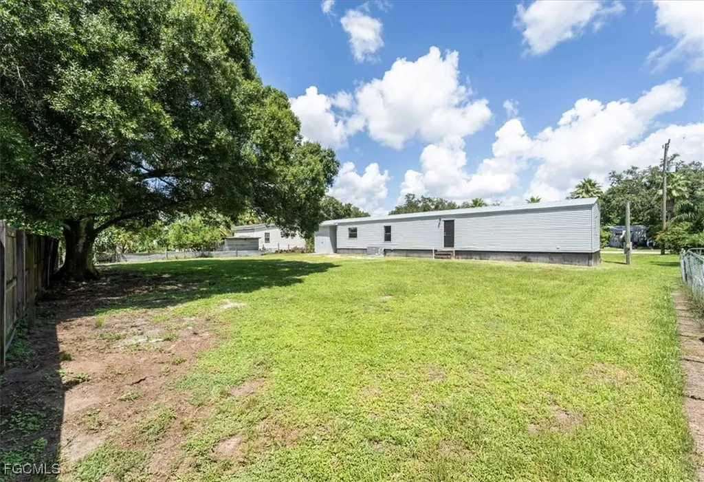 671 Bennett Avenue Labelle FL 33935